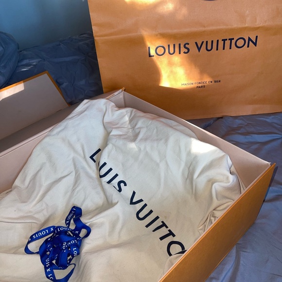 Louis Vuitton Keepall Bandoulière 55 - Picture 13 of 14